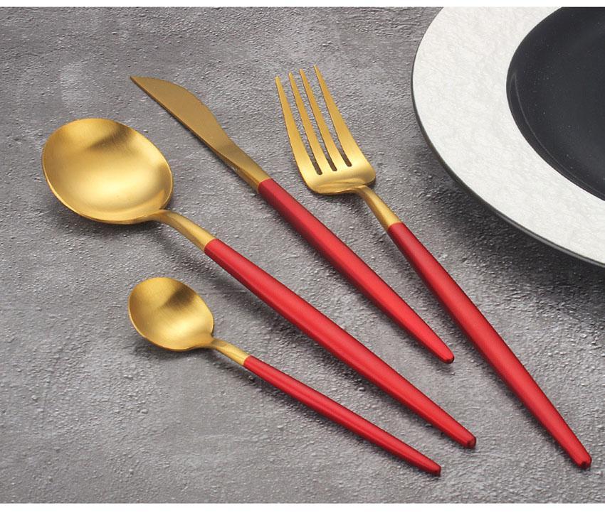 Set 24 tacamuri DeLuxe Auriu/Rosu
