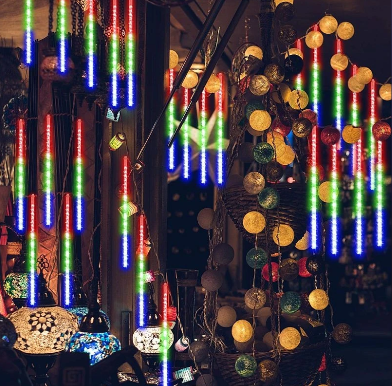 Instalatie 8 turturi meteori, 288 LED multicolor, tuburi 45 cm